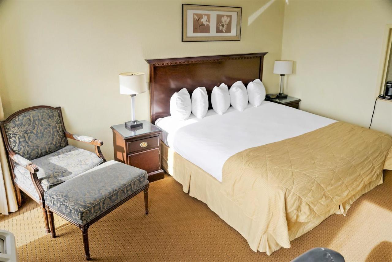 Economy Hotel Plus Wichita Esterno foto